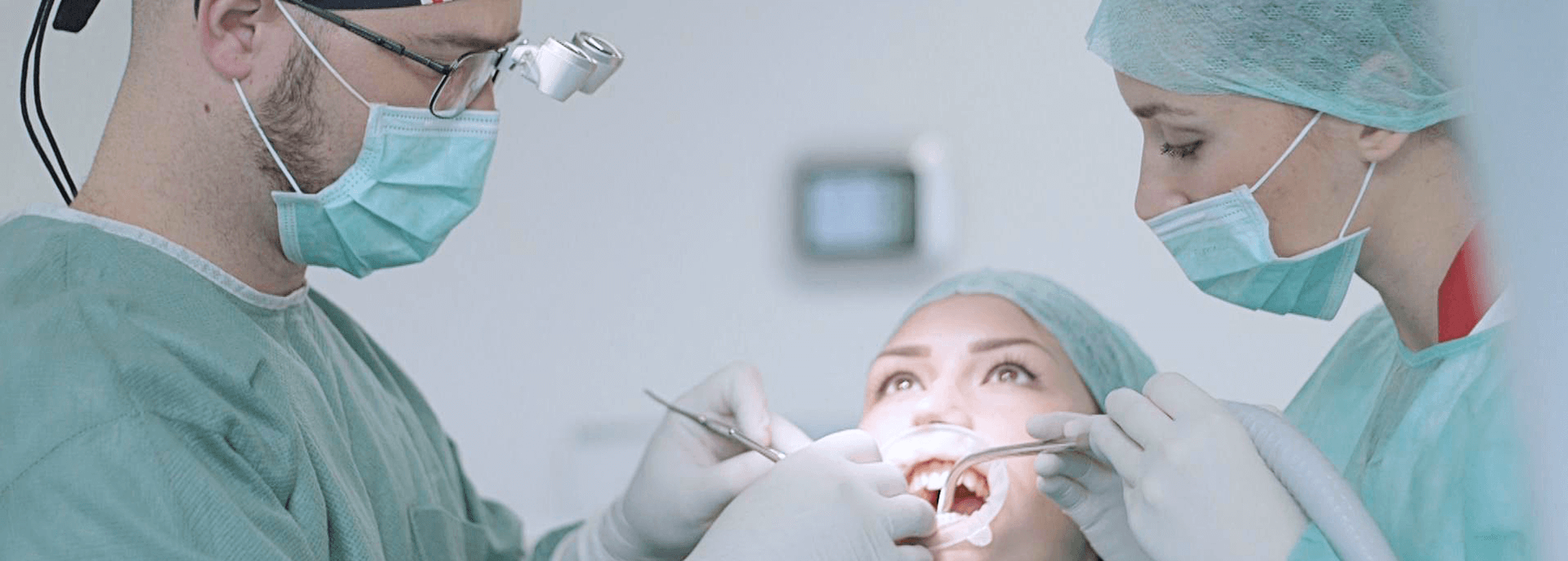 عمليات الاسنان